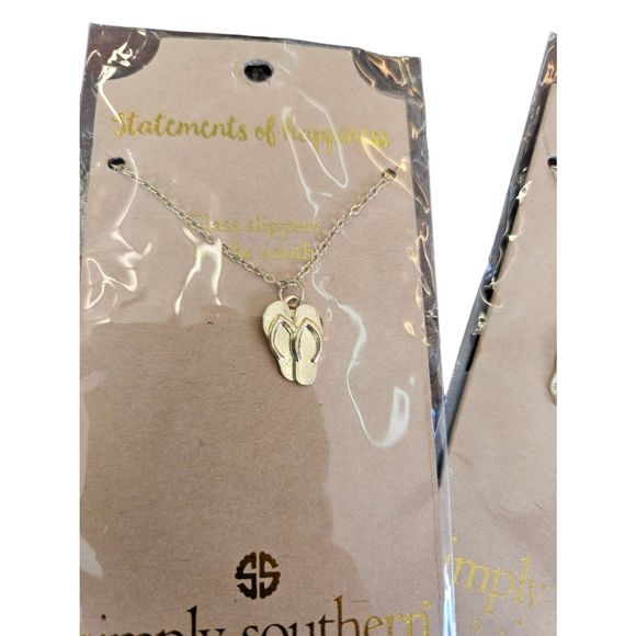 NIP Simply Southern Set of 2 Goldtone Flip Flop 16" Neclacres - Picture 2 of 4